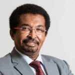 وزير الثروة الحيوانية أحمد المنصوري يخرج عن صمته و يكشف حقيقه بحثه عن فرصة عمل في الإمارات