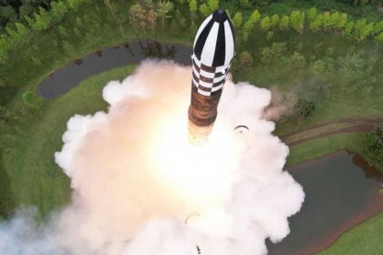 توتر متصاعد مع الصين.. خطوة عسكرية "لأول مرة" من اليابان