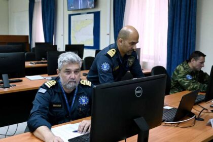 خاصبعد تهديد الحوثي.. قائد "أسبيدس" يكشف الوضع في باب المندب