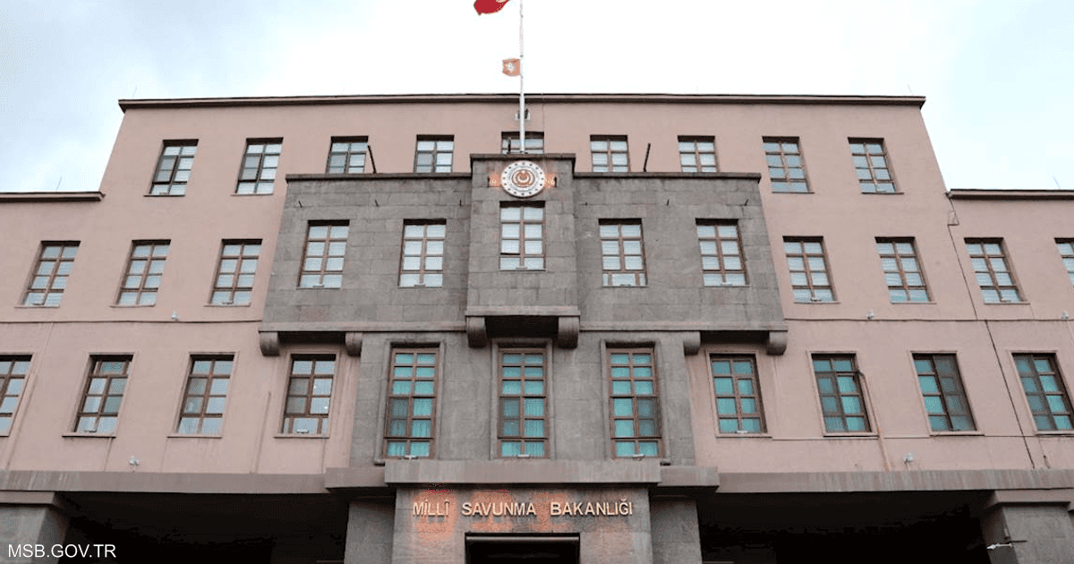 مقتل عسكري تركي وموظفَيْن تقنيين إثر سقوط المروحية القطرية