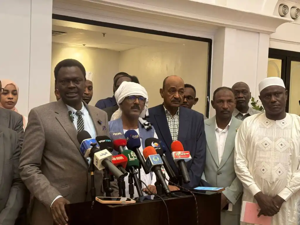 خلافات عاصفة في الكتلة الديمقراطية واقتراب “تشليعها”