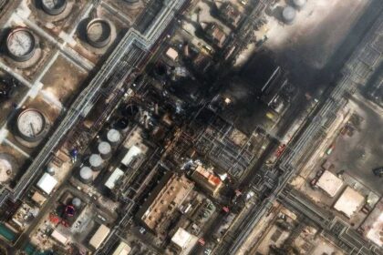 خاصبعد المصفاة.. ضرب السفارة الأميركية بالرياض يرفع سقف التصعيد