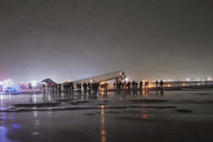 حادث طائرة لاغوارديا.. تفاصيل جديدة تكشف أسباب التحطم