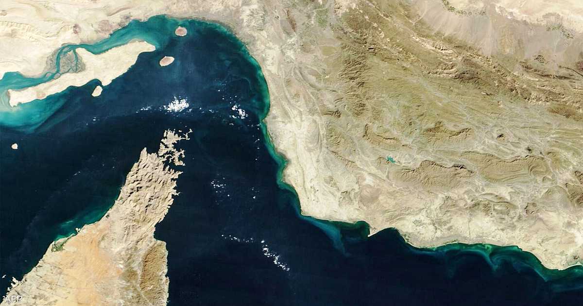 الحرس الثوري يزعم السيطرة على مضيق هرمز