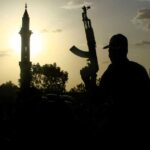 خاصهل يعيد دعم الإخوان لإيران السودان إلى "عزلة التسعينيات"؟