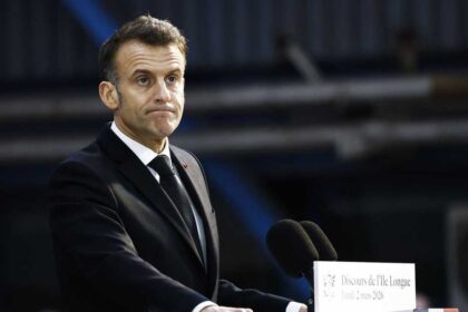 ماكرون: حزب الله يعرض المنطقة بأسرها للخطر