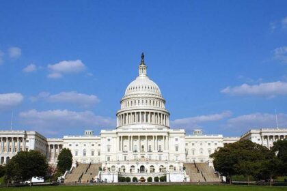 "الشيوخ الأميركي" يدعم حملة ترامب على إيران ويمنع وقف الحرب