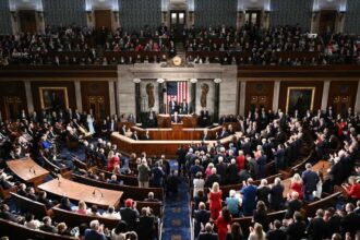 مشرعون أميركيون تجهون للتصويت على قرار لتقييد صلاحيات الحرب