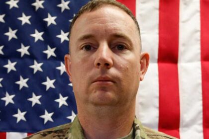 البنتاغون يكشف هوية جنديين من بين 6 قتلوا في هجوم على الكويت