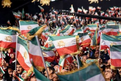 رهان واشطن على تغيير النظام الإيراني يصطدم بـ "ضعف المعارضة"