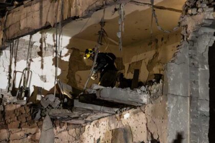 إيران تعلن شن هجمات جديدة على إسرائيل وقواعد أميركية