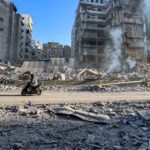 إسرائيل تقصف ضاحية بيروت وصيدا.. وسلام يحذر من كارثة إنسانية