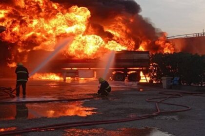 إيران تحول نهار الجمعة في الإمارات إلى كابوس