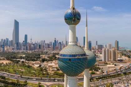 سماع دوي انفجارات جديدة في الكويت والمنامة