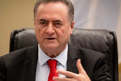 كاتس للرئيس اللبناني: تحركوا قبل أن نفعل المزيد