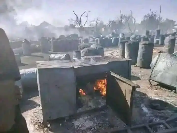 طائرة تستهدف مخازن وسوق الوقود في الضعين