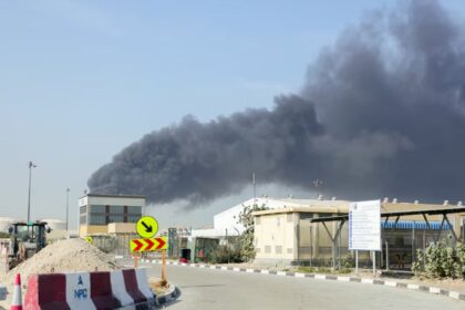 استهداف الإمارات بـ167 صاروخًا و541 مسيرة وإصابات ووفيات وسط مواطنين من 15 دولة