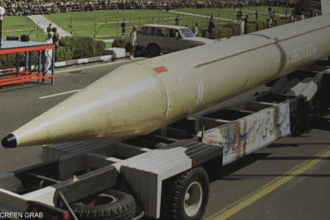 إغراق 30 سفينة إيرانية.. وترامب: دمرنا 60% من صواريخ إيران