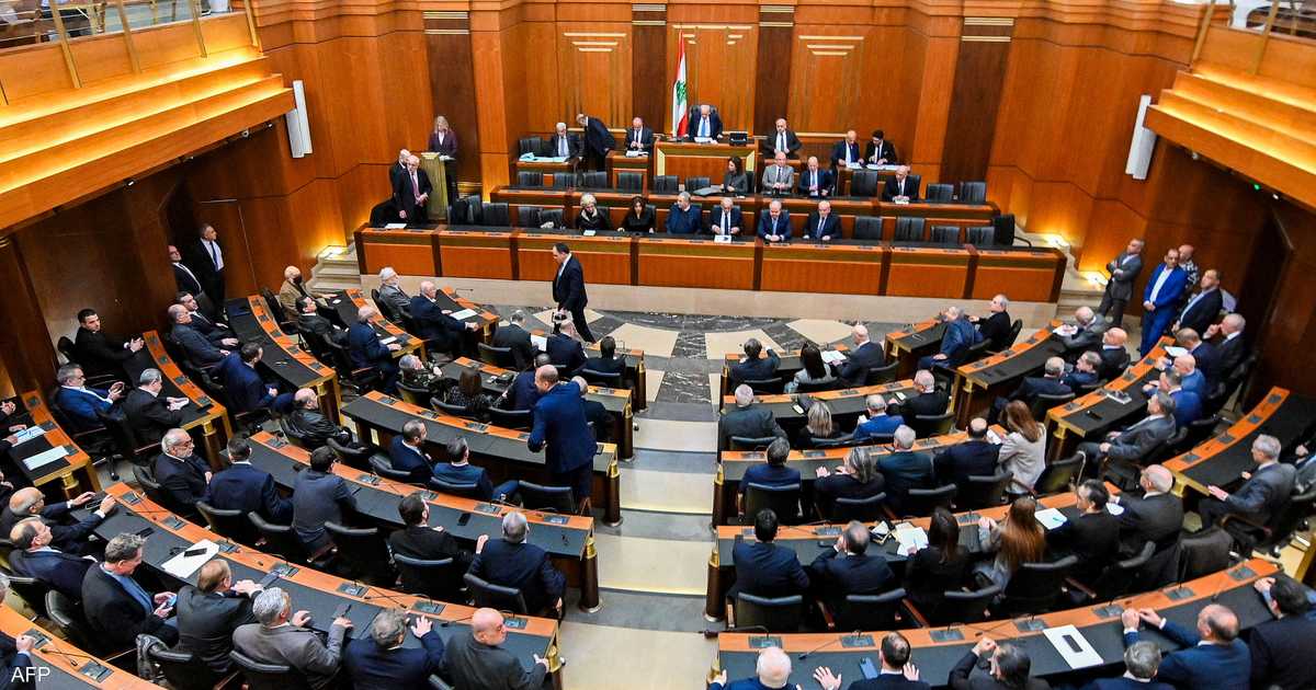 مجلس النواب اللبناني يمدد ولايته لعامين مع احتدام الحرب