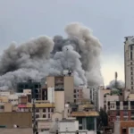 حريق مجمع الرويس الصناعي في الإمارات بعد استهدافه بمسيرة