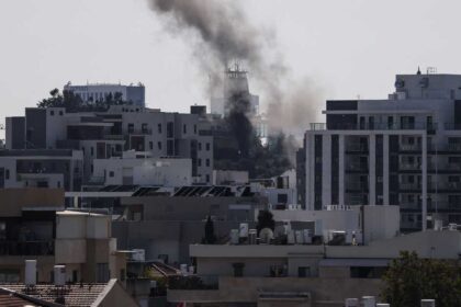 مسؤول: إسرائيل ستعود إلى الحياة الطبيعية "قريبا"