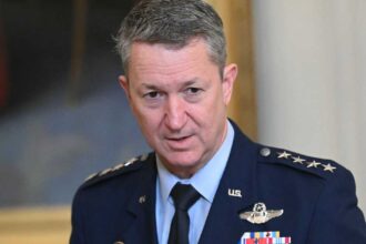 الجيش الأميركي يعلن مهاجمة سفن زرع ألغام إيرانية