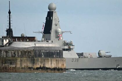 لتعزيز دفاعات بريطانيا.. المدمرة "دراغون" تبحر إلى المتوسط