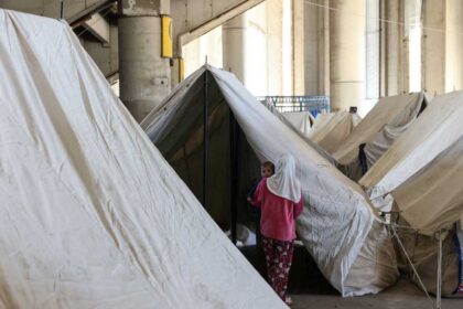 مع تواصل غارات إسرائيل.. نحو 760 ألف نازح في لبنان