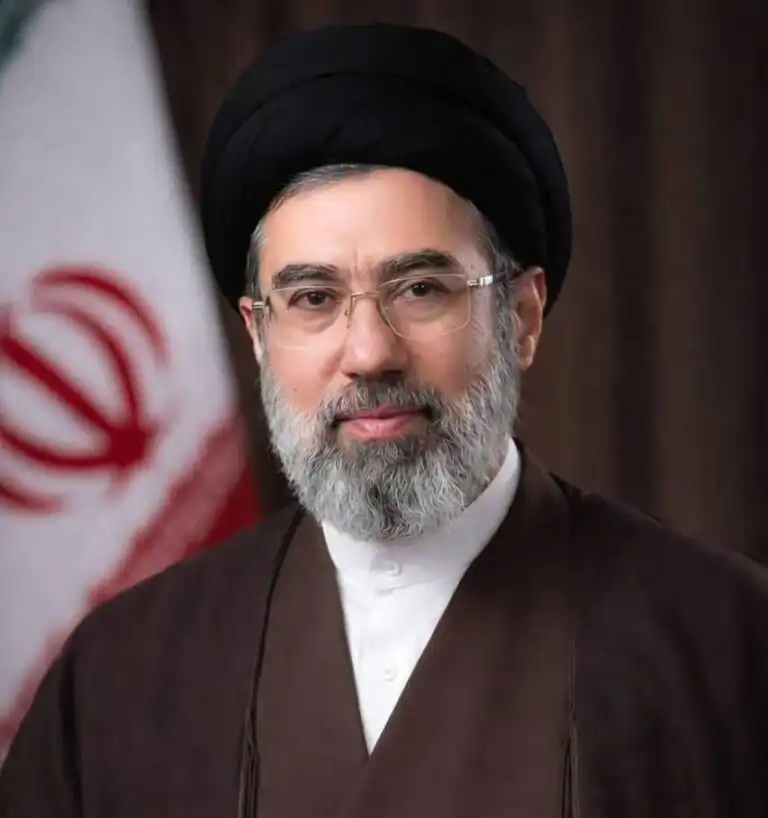 مجتبى خامنئي مرشدًا أعلى لإيران خلفا لوالده