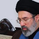 جدل إصابة مجتبى خامنئي.. معلومة كشفها نجل بزشكيان