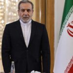 إيران تطلب من عمان التوسط لوقف الحرب