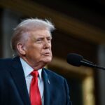 ترامب: إغراق 9 سفن إيرانية وتدمير مقرات القيادة البحرية