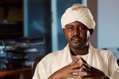 رئيس اتحاد الصحفيين الصادق الرزيقي يفجر مفاجأة بشأن كتيبة “البراء بن مالك”