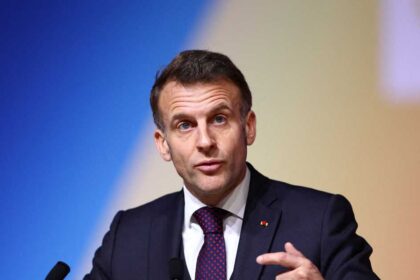 ماكرون: حزب الله ارتكب خطأ بجرّ لبنان إلى مواجهة مع إسرائيل