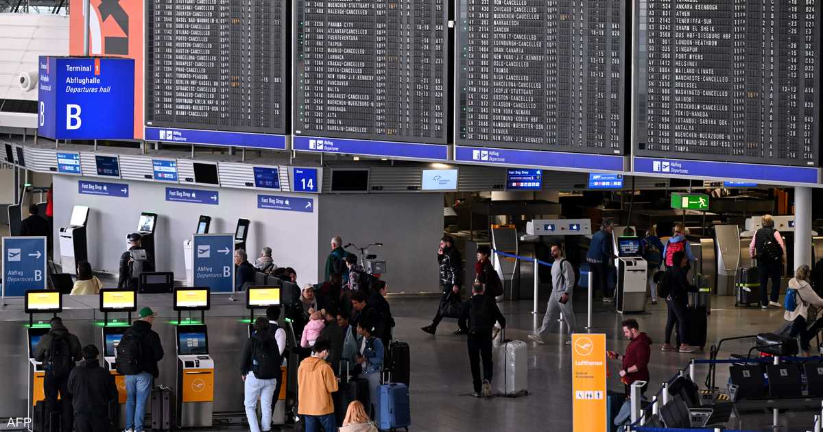 إلغاء رحلات وتحويل مساراتها.. حرب إيران تربك الحركة الجوية