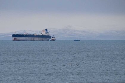 ترخيص أميركي يسمح للدول بشراء النفط الروسي العالق في البحر