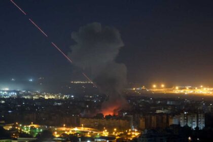 إسرائيل تستهدف مراكز قيادة تابعة لحزب الله في لبنان