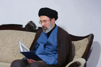 المرشد الإيراني مجتبى خامنئي يتمسك بإغلاق مضيق هرمز ويهدد بالتصعيد