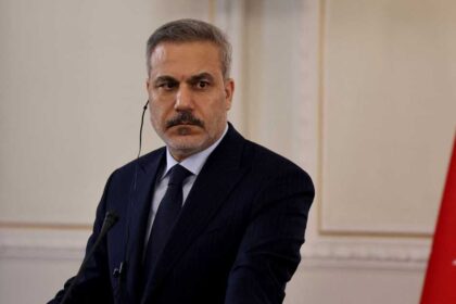 فيدان: نناقش مع إيران التناقض بين البيانات وإطلاق الصواريخ