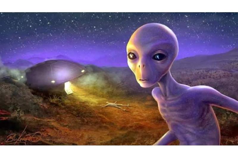 الحكومة الأمريكية تصدم العالم عن امتلاكها أدلة تظهر وجود كائنات قضائية