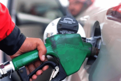 الخرطوم تمنع تزويد المركبات بلا لوحات والمواتر بالوقود