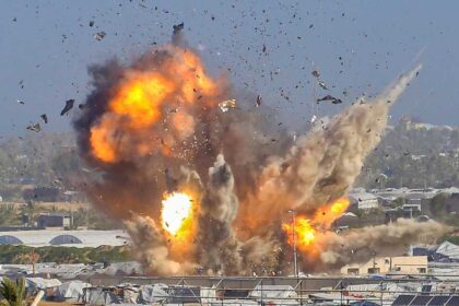 مقتل 4 فلسطينيين بقصف إسرائيلي على وسط وجنوب قطاع غزة