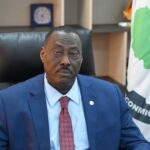 إقالة محمد بشار من وزارة المالية تثير الجدل