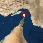 مقذوف مجهول يصيب سفينة شحن في مضيق هرمز