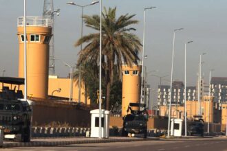 استئناف هجمات بصواريخ ومسيرات على السفارة الأميركية في بغداد