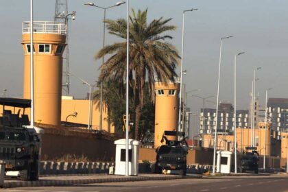 استئناف هجمات بصواريخ ومسيرات على السفارة الأميركية في بغداد