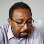 مستشار رئيس مجلس السيادة للشؤون السياسية الدكتور أمجد فريد الطيب .. من ثلاث زوايا