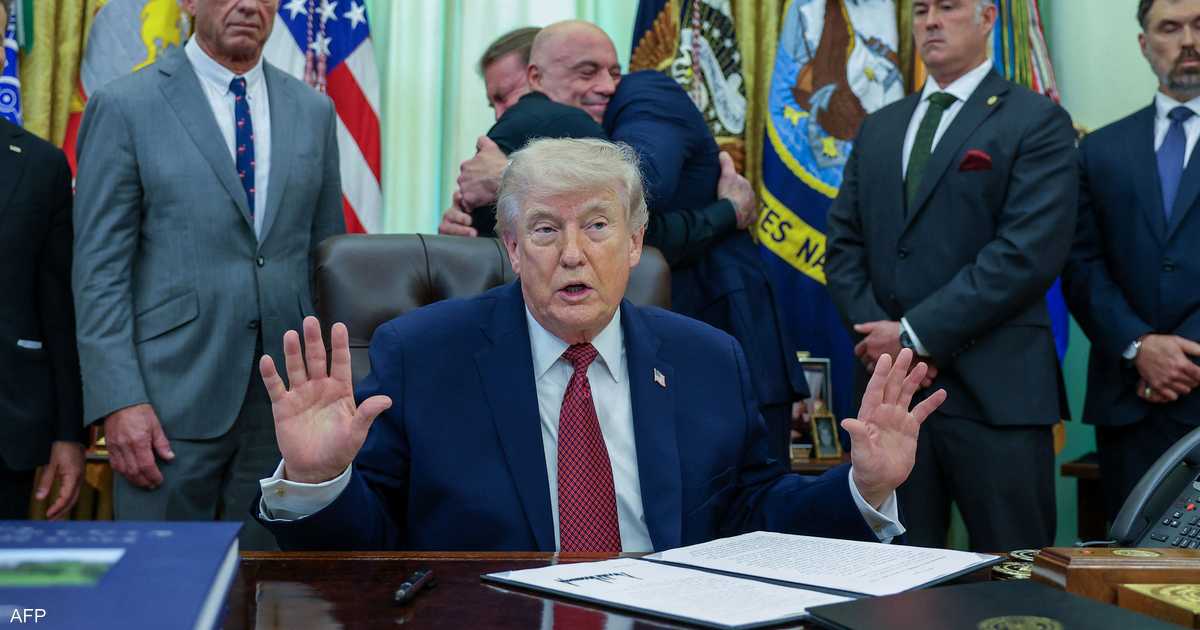 ترامب: قنابل كثيرة ستنفجر إذا انتهى وقف إطلاق النار مع إيران