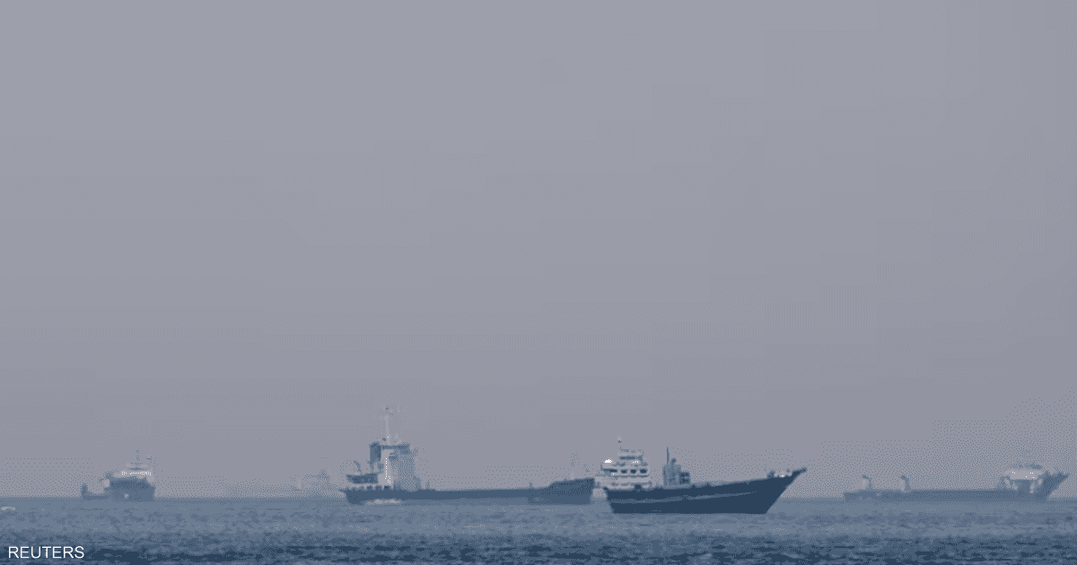 هرمز يختنق.. 3 سفن فقط تعبر شريان الطاقة خلال 24 ساعة