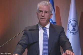 عاجلالموساد يعلن مقتل أحد عملائه خلال التحضير لـ"زئير الأسد"